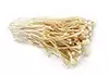 once funghi enoki, puliti e tagliati in piccoli grappoli