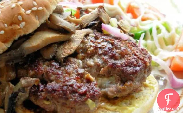 Hamburger di formaggio blu alla griglia