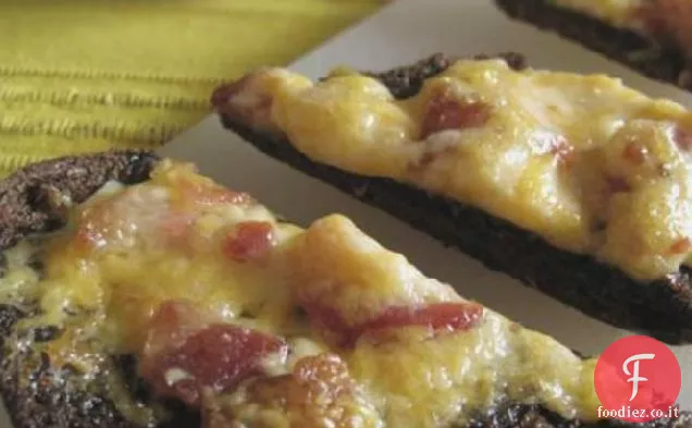 Facile pancetta e formaggio Pumpernickel sbuffi
