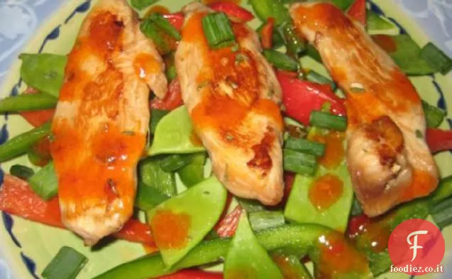 Insalata di pollo in stile tailandese