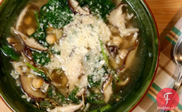 Abbondante zuppa di spinaci e ceci