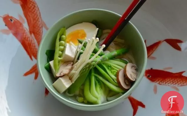 Zuppa di noodle di Miso con verdure