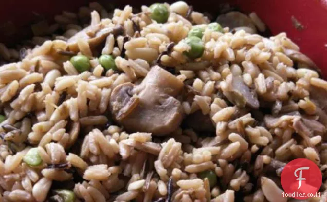 Pilaf di riso selvatico al forno con funghi