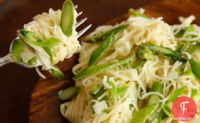 Angel Hair Pasta con salsa di crema di aglio verde Ricetta