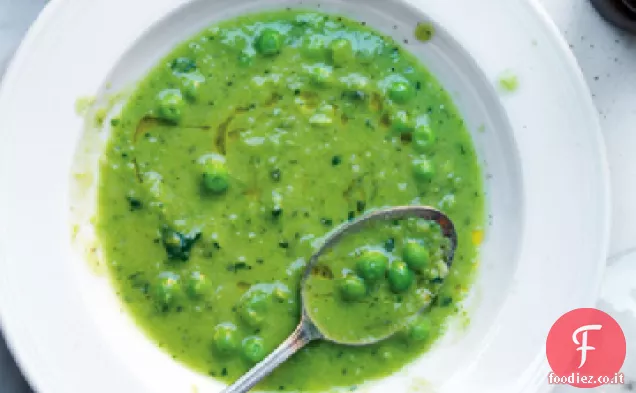 Purea di zuppa di piselli con ricetta alla menta