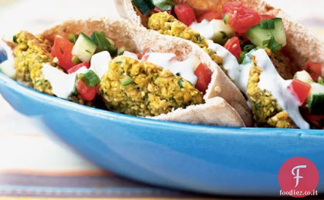 Falafel Pitas con salsa di formaggio di capra