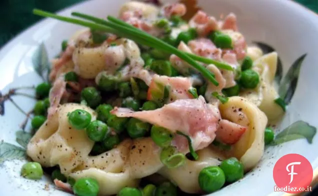 Insalata di piselli e arachidi