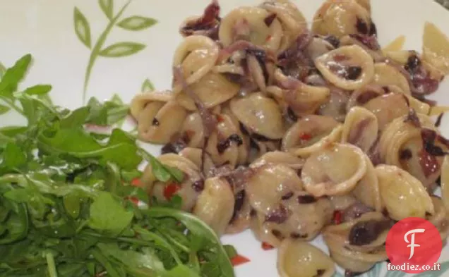 Orecchiette con Radicchio e Cipolle