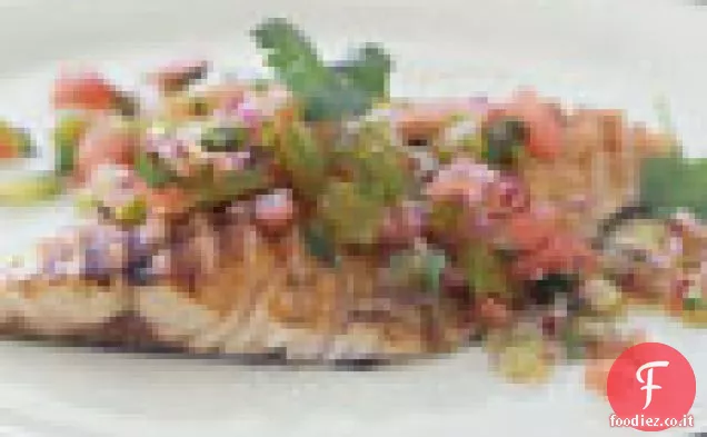 Spigola alla griglia con salsa di pomodoro verde e anguria