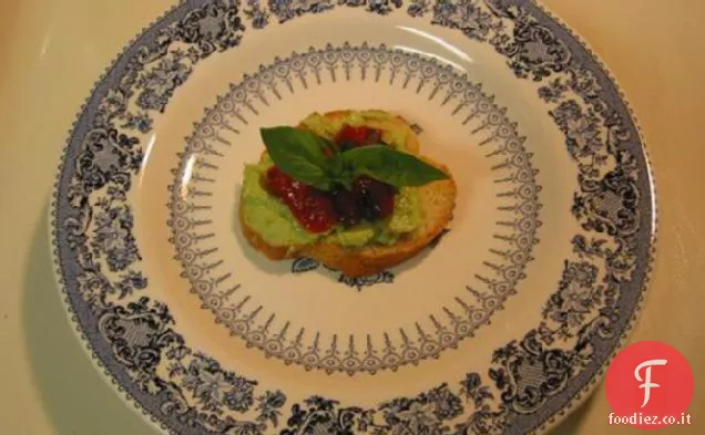 Crostini di Pomodoro e Avocado-Caprino