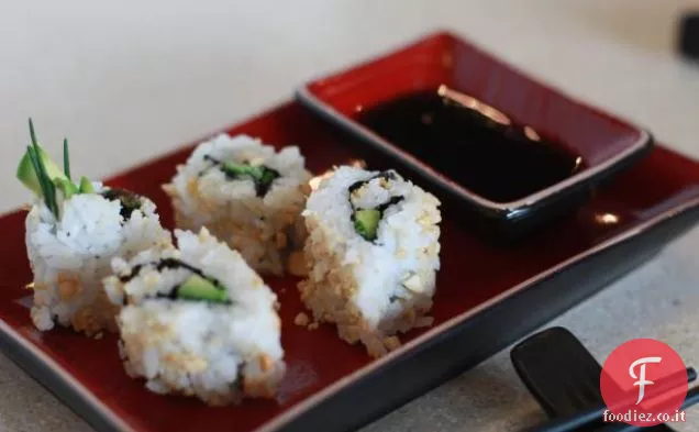 Involtini di Avocado con erba cipollina e anacardi