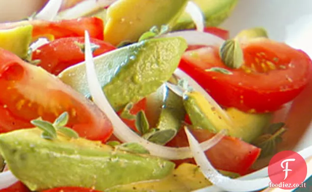 Insalata di pomodoro, avocado e coriandolo