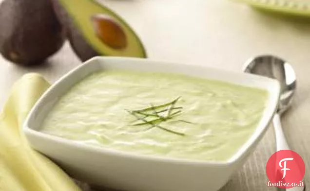 Chavrie raffreddato Avacado e zuppa di cetrioli