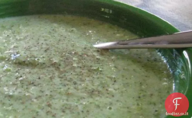 Zuppa di broccoli di Alissa Cohen (cibi crudi)