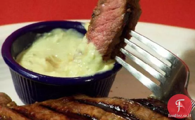 Bistecche alla griglia con guacamole di rafano