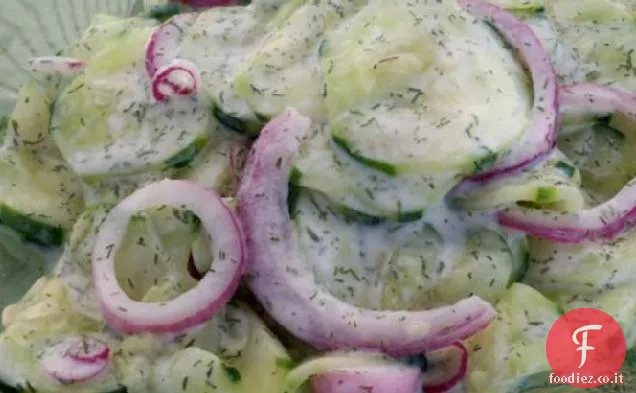 Insalata di cetrioli cremosa