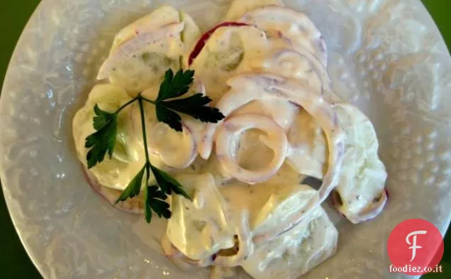 Insalata di cetrioli e cipolle