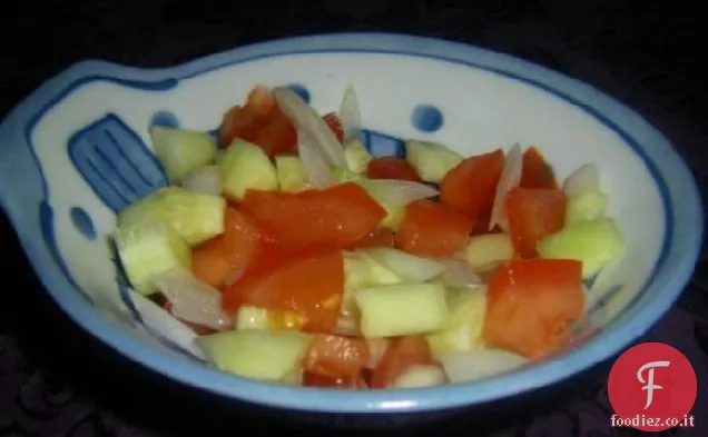 Pomodoro, cipolla e cetriolo Kachumber