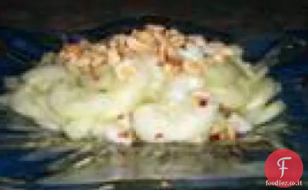 Insalata di cetrioli piccanti con arachidi