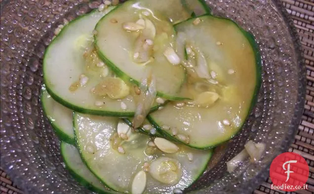 Insalata di cetrioli di sesamo