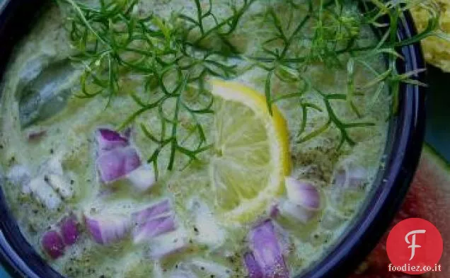 Messicano freddo cetriolo coriandolo zuppa