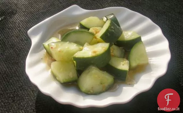 Insalata di cetrioli in stile asiatico