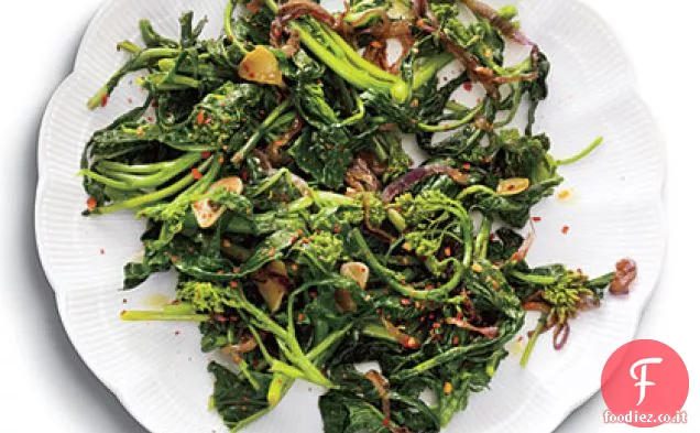 Rabe di broccoli saltati speziati con aglio