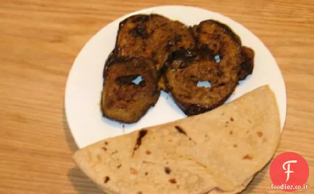 Fette di melanzane piccanti con variazione (indiano)