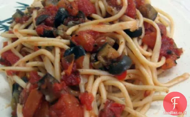 Spaghetti con salsa di Pomodoro e melanzane