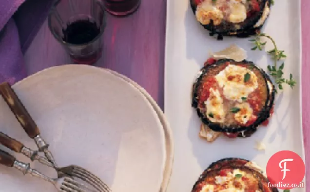 Pile di melanzane Parmigiano