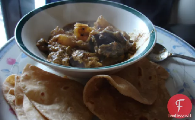 Pollo tailandese e melanzane (melanzane) Curry