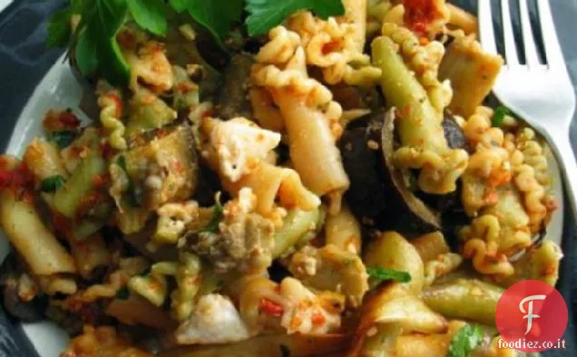 Rigatoni con Pesto di Melanzane e Pomodoro Secco