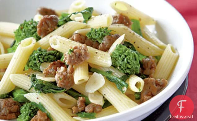 Penne con Salsiccia, aglio e Broccoli Rabe