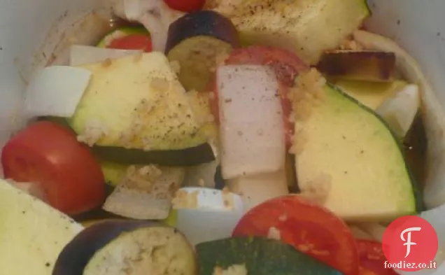 Zucchine al forno Melanzane (melanzane) e pomodori