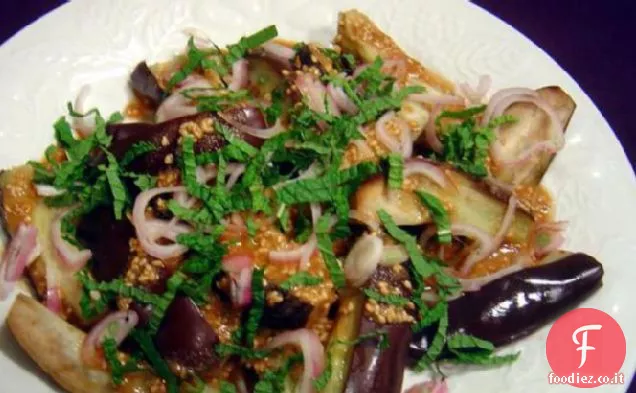 Insalata calda di melanzane con sesamo e scalogno