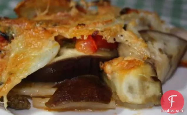 Casseruola di melanzane, patate, pomodori