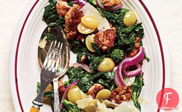 Salsiccia saltata e uva con broccoli Rabe