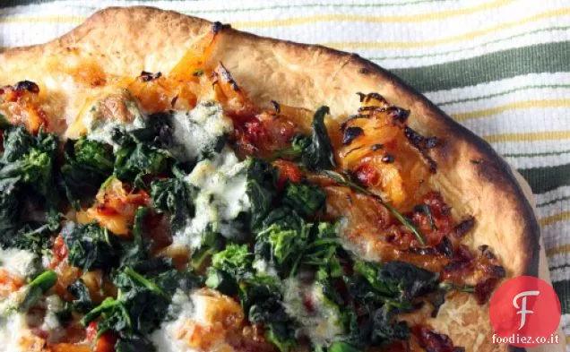 Pizza Con Pomodoro secco Marmellata di Cipolle e Broccoli Rabe