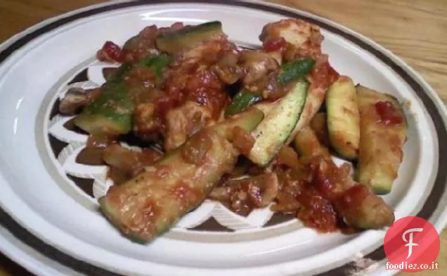 Pollo veloce e facile in salsa con zucchine