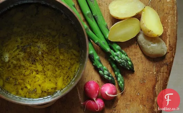 Bagna Cauda (Salsa calda piemontese all'aglio-acciuga)