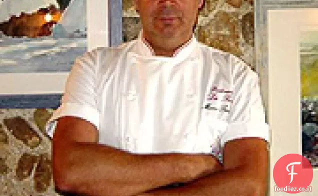 Tartare di spigola su crema di zucchine calde con caviale di pomodoro