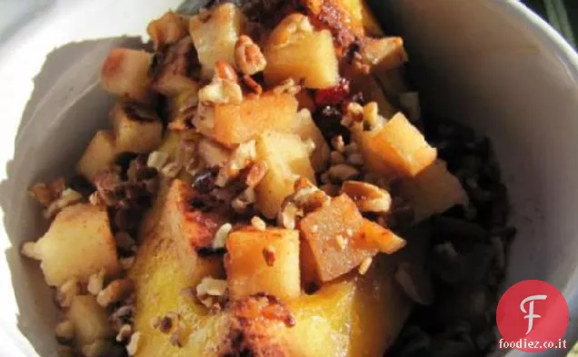 Zucca dolce ghianda con mele e Craisins (pentola di coccio)