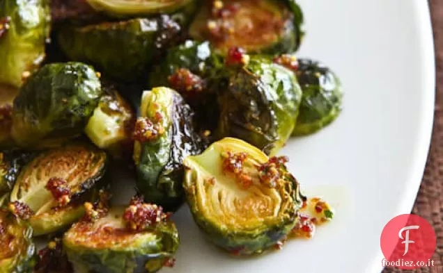 Cavoletti di Bruxelles arrostiti con pesto di pistacchio di mirtillo Ricetta