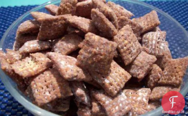 White Trash Snack Mix (forno a microonde)