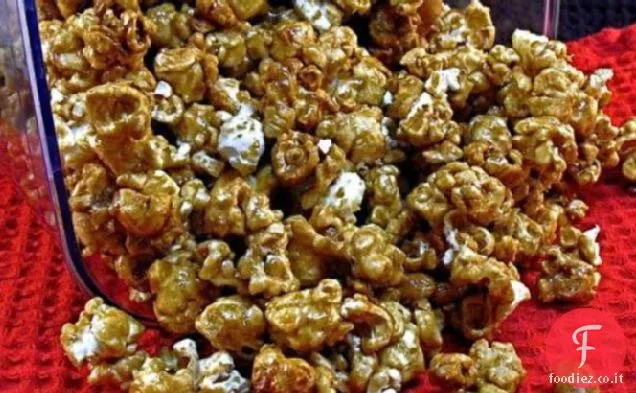 Popcorn al caramello (non troppo dolce o appiccicoso)