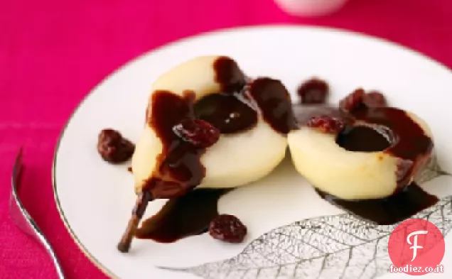 Pere e Ciliegie secche con salsa al cioccolato