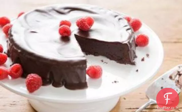 Torta al cioccolato senza farina con glassa al cioccolato