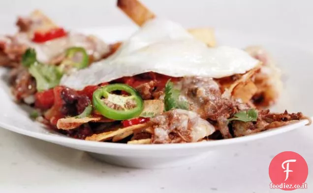 Fagioli neri e manzo Chilaquiles con uova fritte