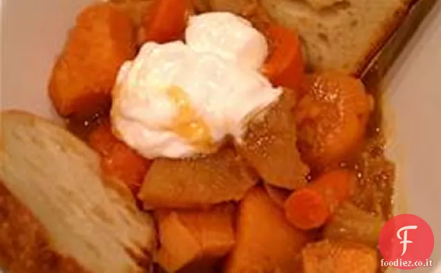 Zuppa di patate dolci, carote, mele e lenticchie rosse