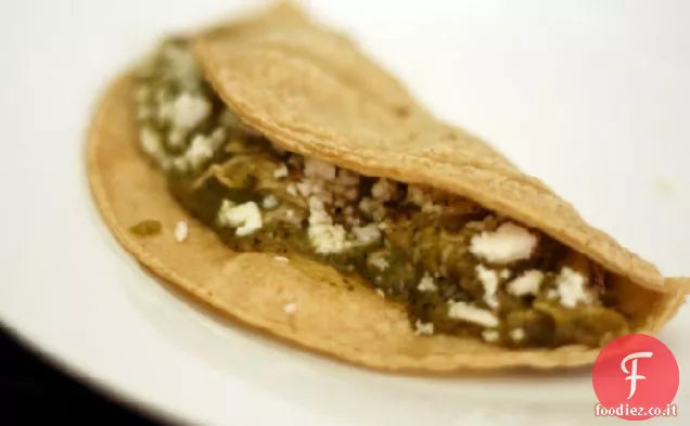 Cena stasera: Pollo tritato e Tomatillo Tacos con Queso Fresco